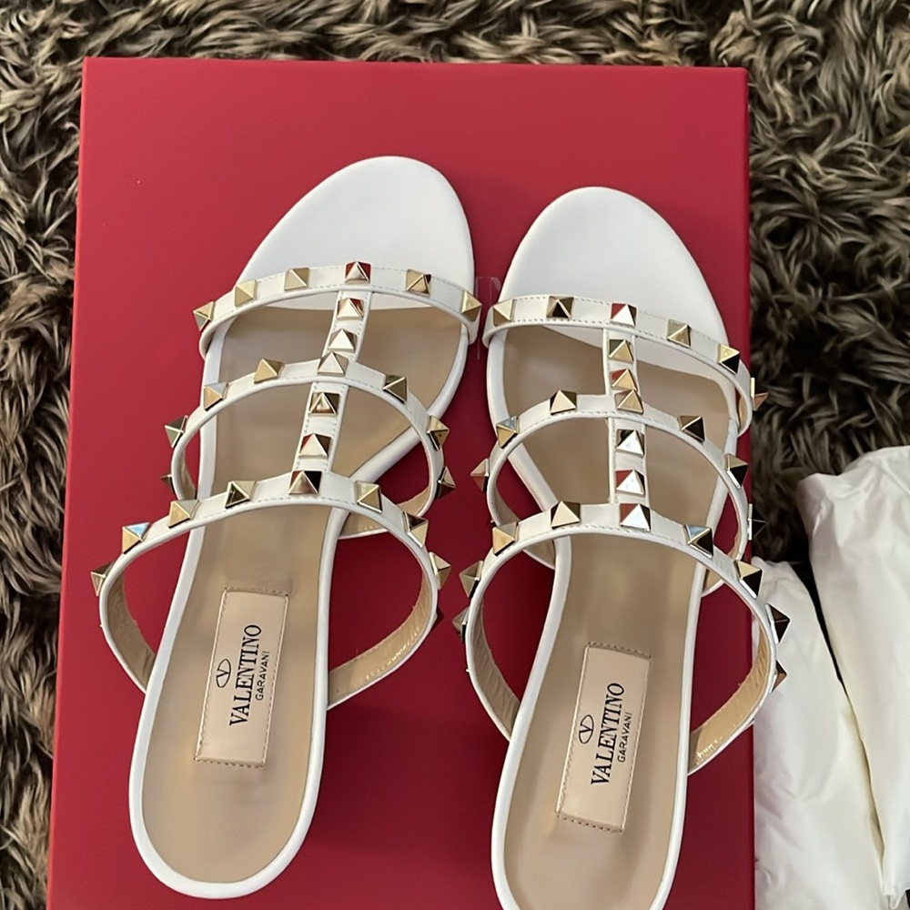 Valentino rockstud in ivory